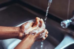 Страх заразиться и частое мытье рук