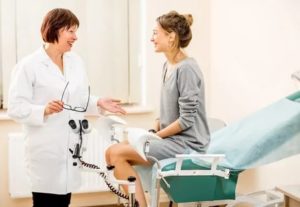 Посещение гинеколога в 18 лет