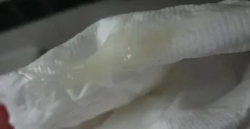 Выделения как вода