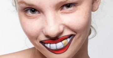 Вечная улыбка на лице